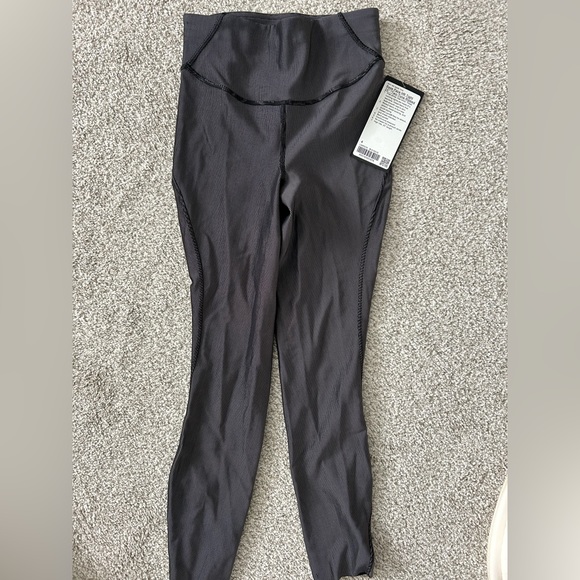 NWT LULULEMON BASE PACE HR TIGHT 25 inch - Picture 3 of 3